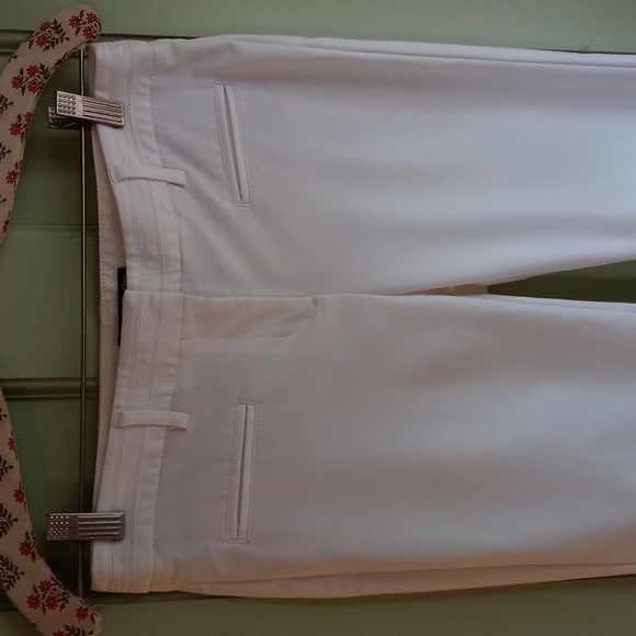 Women's 🆓 Dalia Collection size 2 stark white damaged - Picture 2 of 8